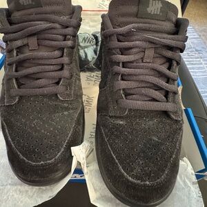 Nike Men's Black Dunk Low SP. Suede.